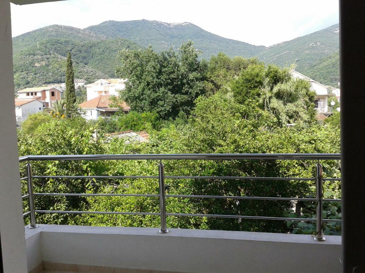 Apartments Lanterna Tivat Exteriör bild